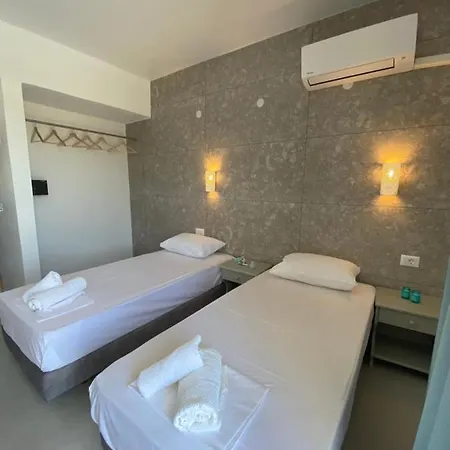 Ikaros Apartmanhotel 3*