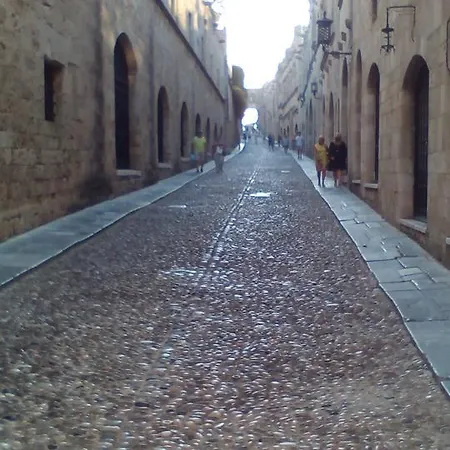 Ikaros Apartmanhotel 3*