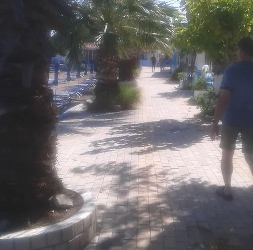 Lägenhetshotell Ikaros 3*