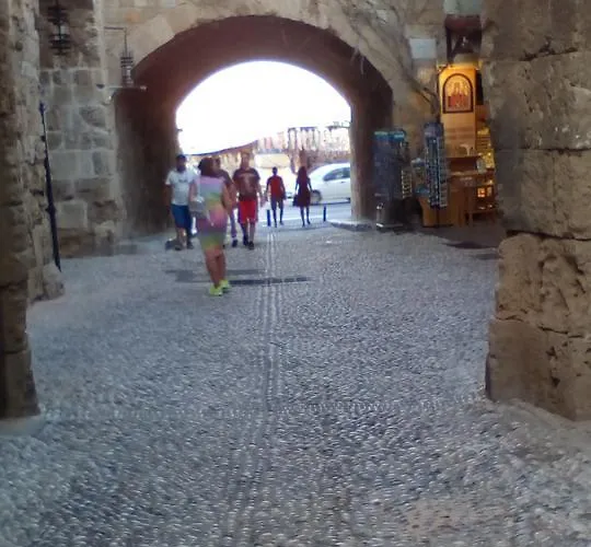 Ikaros Lägenhetshotell 3*