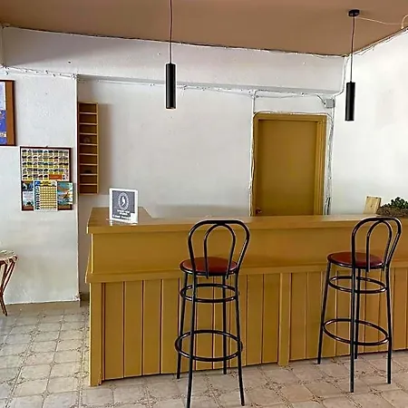 מלון דירות Ikaros 3*