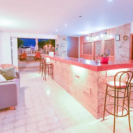 Aparthotel Ikaros 3*