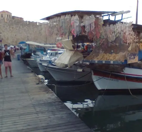 公寓式酒店 Ikaros 法里拉基