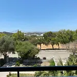 Ikaros מלון דירות 3*