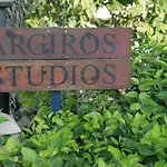 מלון דירות Ikaros