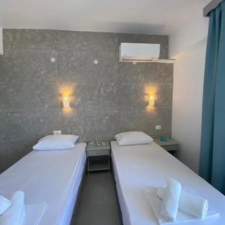 Ikaros Lägenhetshotell 3*