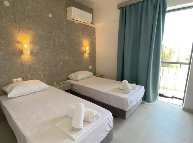 Ikaros شقة فندقية 3*